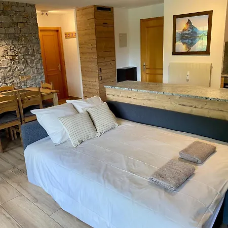 Apartment Champex-Lac شقة *
